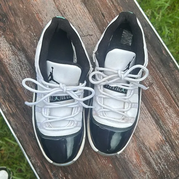 Nike Boys Air Jordan 11 , boy size 3y, 505835-145 White &amp; White,Basketball