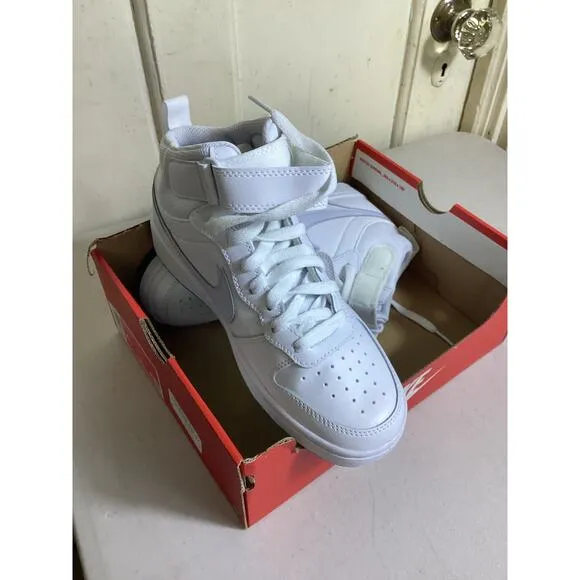 Nike Boys Court Borough Mid 2 Shoes Youth Size 4Y White Sneakers New with Box