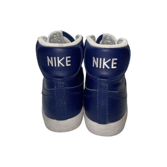 Nike Boys Leather Shoes Size 5.5