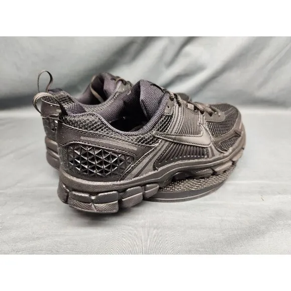 Nike Boys Vomero 5 (GS) Sneakers Mesh Triple Black Size 6 NEW NO BOX!