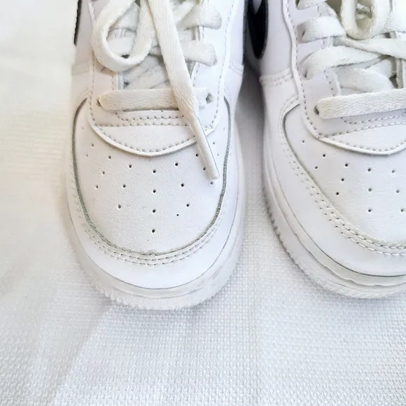 Nike brand&quot;Airforce Ones in Black and White&quot; #CV4597-100.trainers size 9 child.