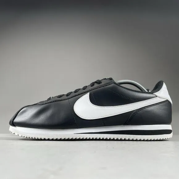 Nike Classic Cortez Men's Size 11 Black White Casual Shoes Lace Up Sneakers EUC