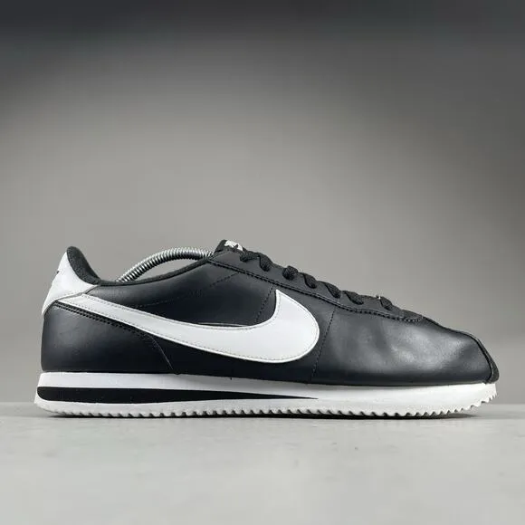 Nike Classic Cortez Men's Size 11 Black White Casual Shoes Lace Up Sneakers EUC