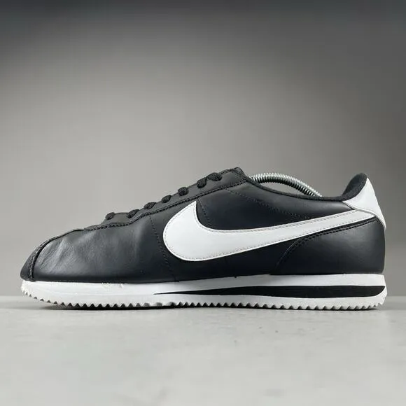 Nike Classic Cortez Men's Size 11 Black White Casual Shoes Lace Up Sneakers EUC