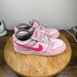 Nike Dunk Low Triple Pink‎ Womens Size 7.5 Shoes Sneakers DH9765-600