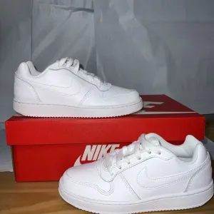 Nike Ebernon Low AQ1779-100 Sneaker Women's 5.5 White Leather Casual Shoes BBS73