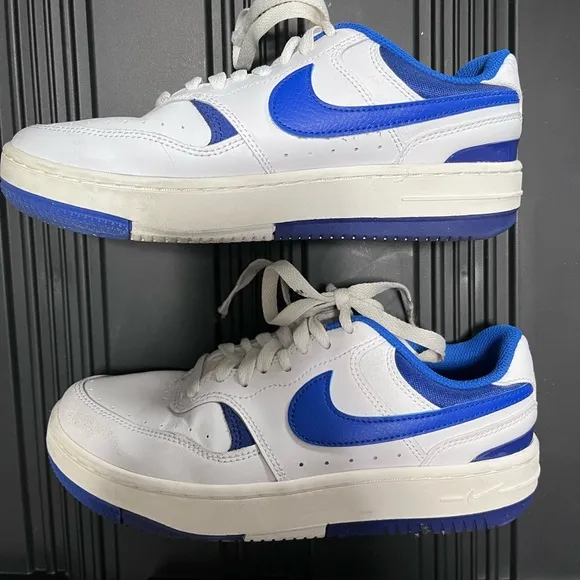 NIKE GAMMA FORCE Women’s Sneakers Shoes Royal/White. Size 6.5 Worn Only Twice