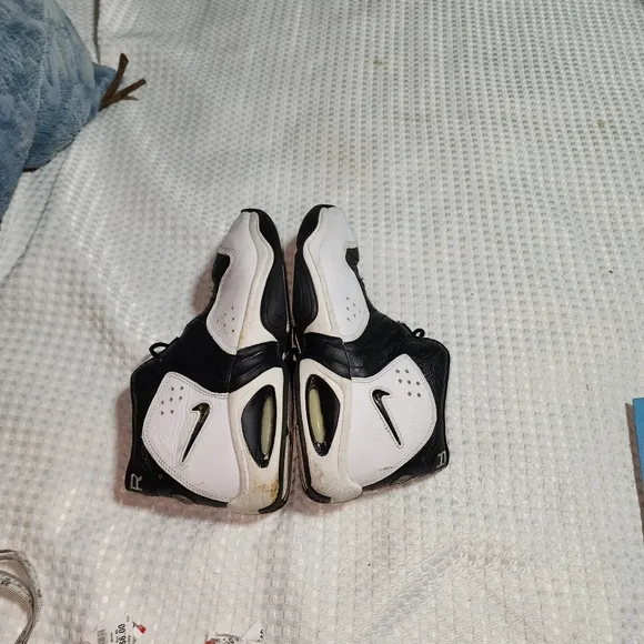 NIKE GUC MENS SIZE 10.5 BASKETBALL SNEAKERS SHOES