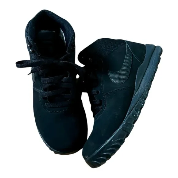 Nike Hoodland Suede Mens Trainers  Boots Shoes Black Size 8.5
