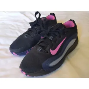 Nike IsoFly GS Basketball Shoes Size 4Y Black Pink FN4384-003 Girls Youth