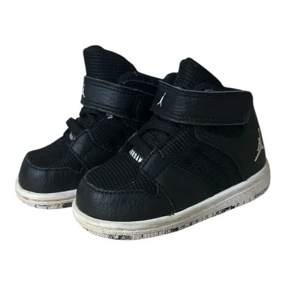 Nike Jordan Black Mid Toddler Kids Shoes 4C Sneakers 828244-010 Strap-Closure
