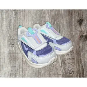 Nike kids Air Max bolt shoes size 9