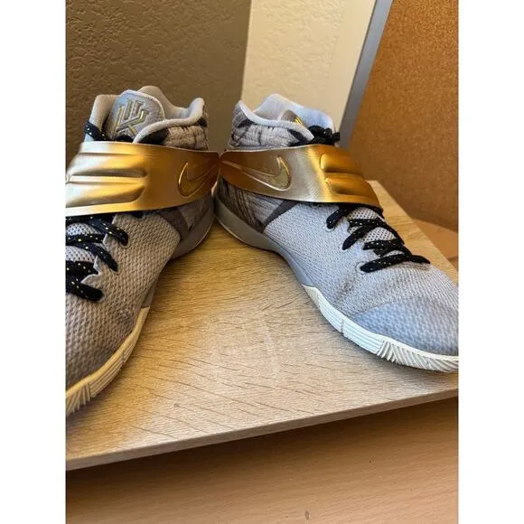 Nike Kyrie 2 &quot;Elizabeth&quot; Basketball Sneakers - Size 5 Y