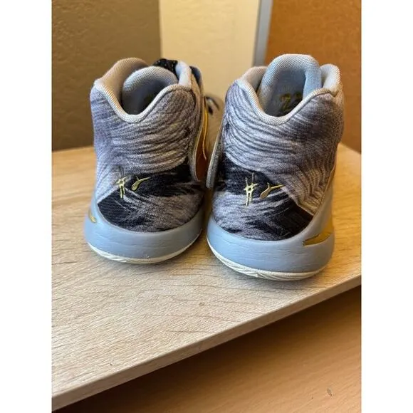Nike Kyrie 2 &quot;Elizabeth&quot; Basketball Sneakers - Size 5 Y