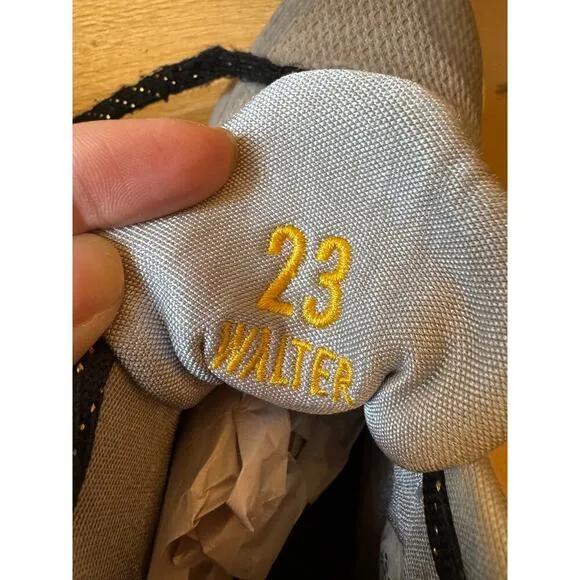 Nike Kyrie 2 &quot;Elizabeth&quot; Basketball Sneakers - Size 5 Y