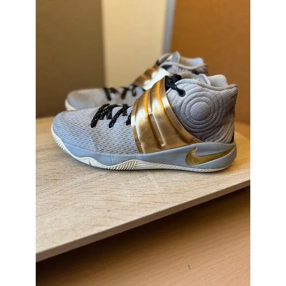 Nike Kyrie 2 &quot;Elizabeth&quot; Basketball Sneakers - Size 5 Y
