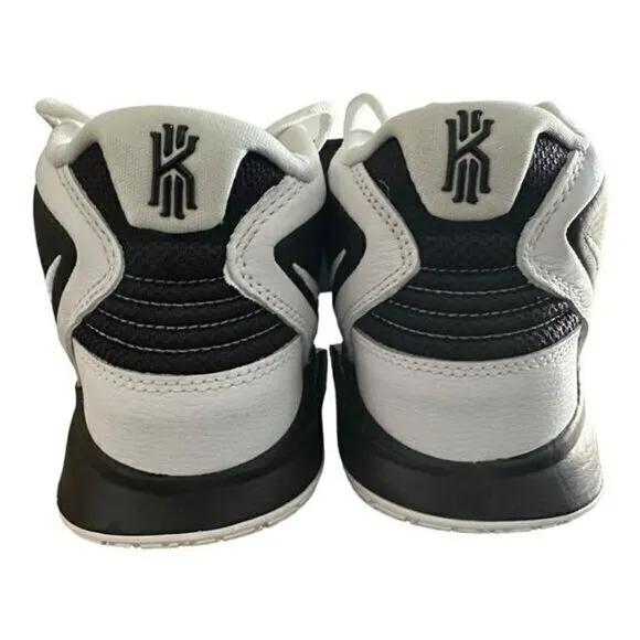 Nike KYRIE INFINITY TB 'BLACK WHITE' DO9616-002 Shoes Men's‎ Size 8.5 NWOT