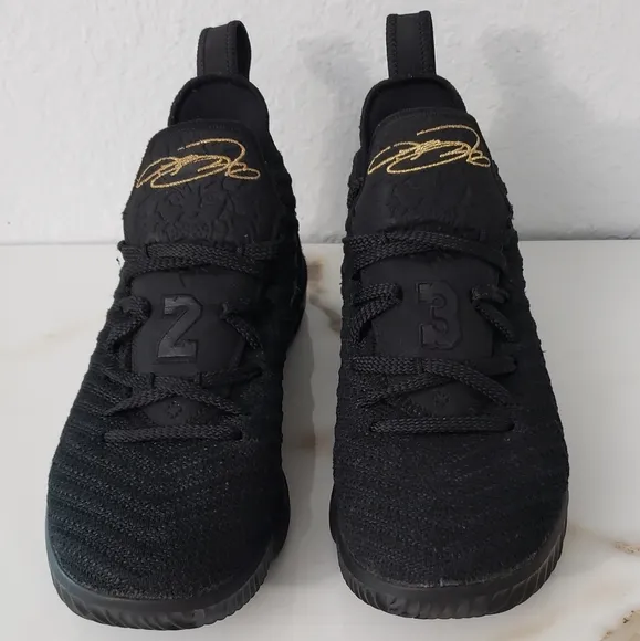 Nike LeBron 16 GS I'm King black metallic gold size 5.5 youth basketball tennis