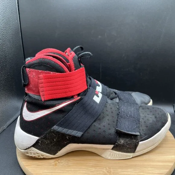 Nike LeBron James Soldier 10 Mens Size 13 Shoes Black Red Mesh 844374-016