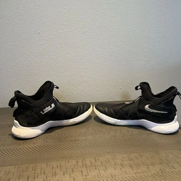 Nike LeBron Soldier S-12/2226 Athletic Sneakers.  Size 11.5