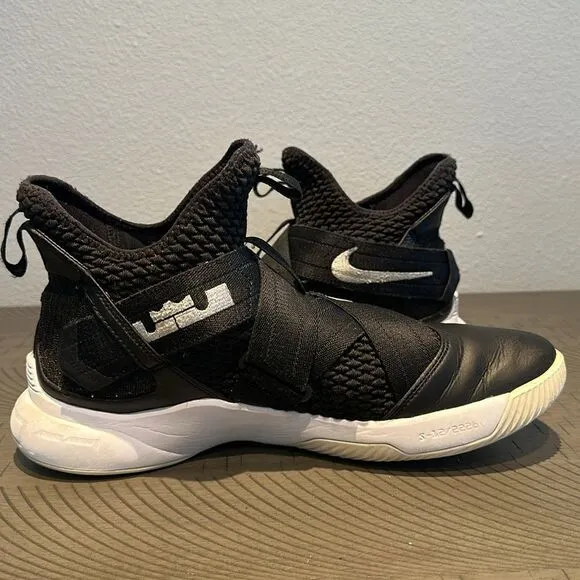 Nike LeBron Soldier S-12/2226 Athletic Sneakers.  Size 11.5