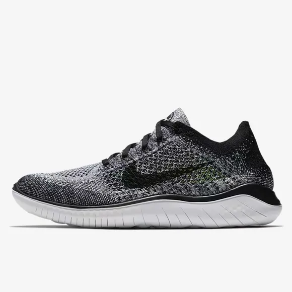 Nike Men's Black and Gray Running Shoes