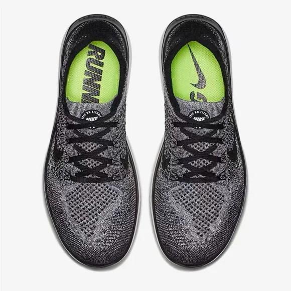 Nike Men's Black and Gray Running Shoes