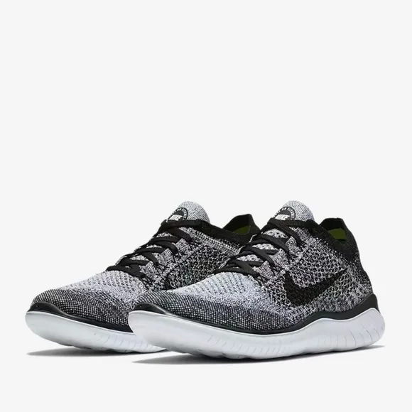 Nike Men's Black and Gray Running Shoes