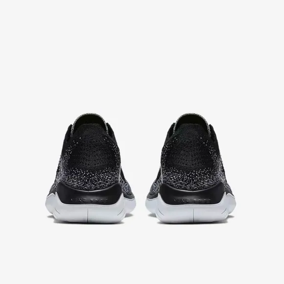 Nike Men's Black and Gray Running Shoes