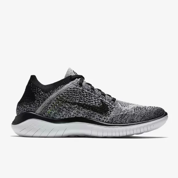 Nike Men's Black and Gray Running Shoes