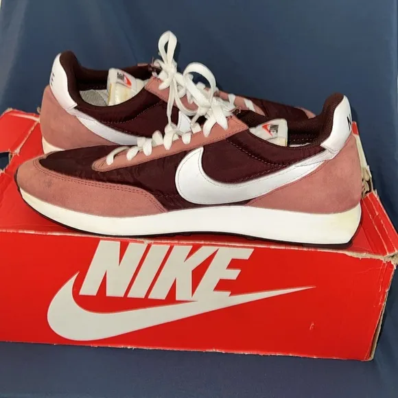 Nike Men's Burgundy and White Sneakers