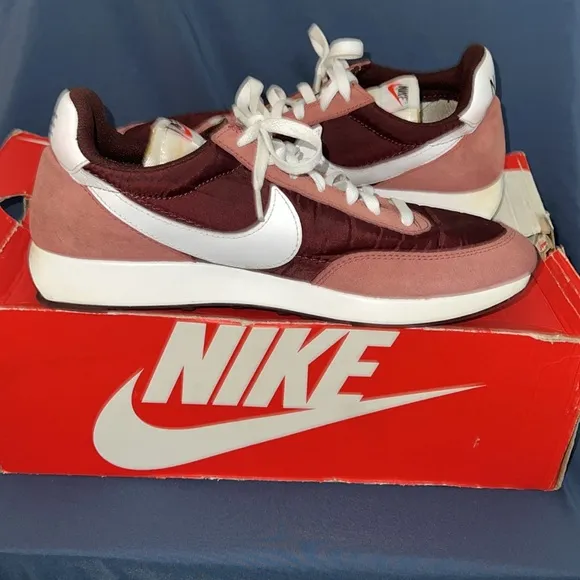 Nike Men's Burgundy and White Sneakers