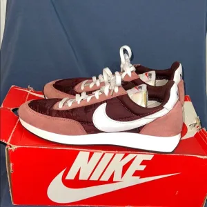 Nike Men's Burgundy and White Sneakers