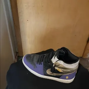 Nike Men's Purple and Black Sneakers