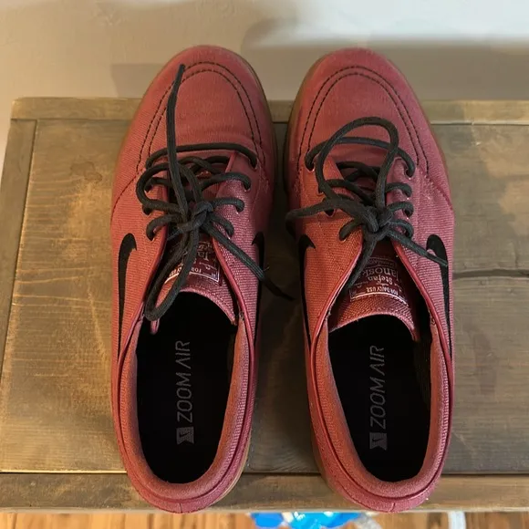 Nike Men's Red ZOOM AIR-  Canvas SneakersSize 9.5