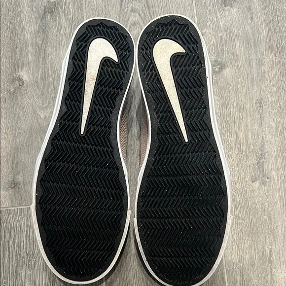 Nike Men's Tan Stefan Janoski Skate Sneakers