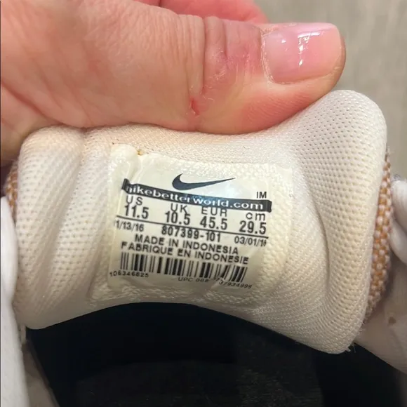 Nike Men's Tan Stefan Janoski Skate Sneakers