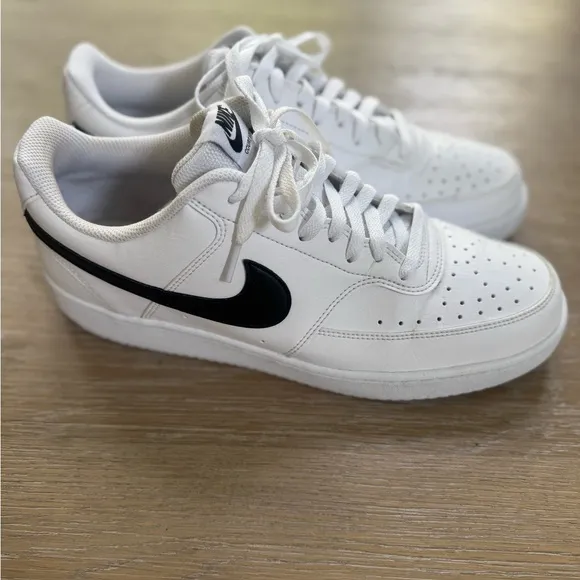 Nike men’s white &amp; black Court Vision Low Next Nature sneakers shoes size 10.5