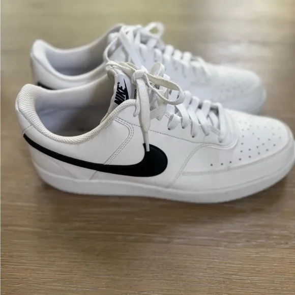 Nike men’s white &amp; black Court Vision Low Next Nature sneakers shoes size 10.5