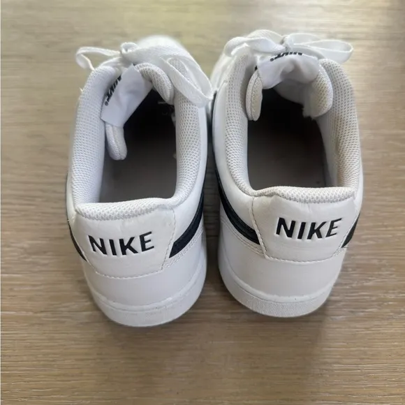 Nike men’s white &amp; black Court Vision Low Next Nature sneakers shoes size 10.5
