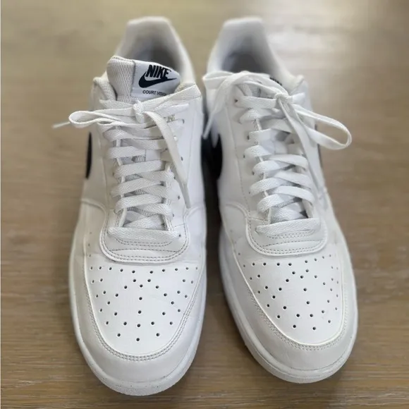 Nike men’s white &amp; black Court Vision Low Next Nature sneakers shoes size 10.5