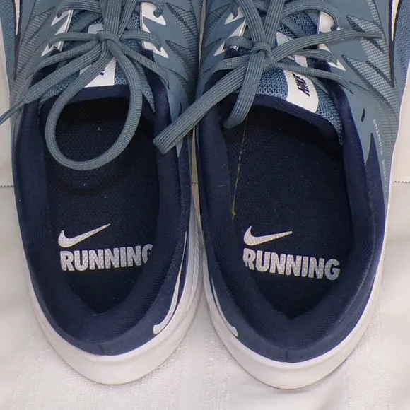 NIKE QUEST ( 3 ) OZONE BLUE PHOTON DUST RUNNUNG SHOES SNEAKERS
