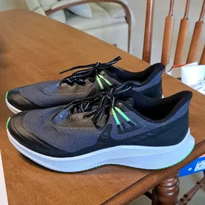 Nike Quest 3 Shield Athletic Shoes