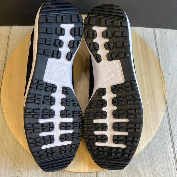 Nike Roshe G Golf Shoes Men Size  11.5 Black White  Sneakers NEW!
