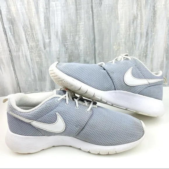 NIKE Roshe One GS Sneakers Wolf Grey and White Running Tennis Shoes With Box 5Y