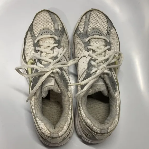 Nike Running Dart 7 sneakers size 9