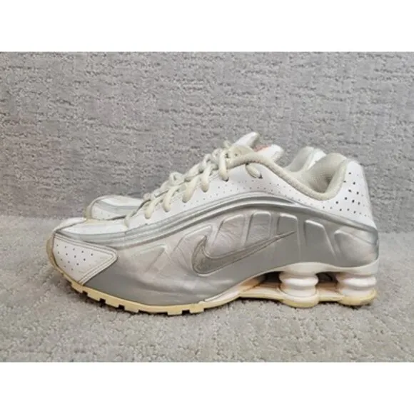 Nike Shox R4 104265-131 Men's Size 8.5 White Metallic Silver 2019 Running Shoes