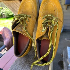 Nike Stefan Janoski Skateboard shoes. Youth Sz 5.5. Mustard suede tone.