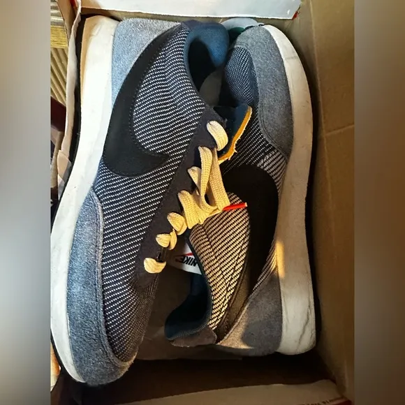 Nike Tailwind 79’ Denim Sneakers. Mens