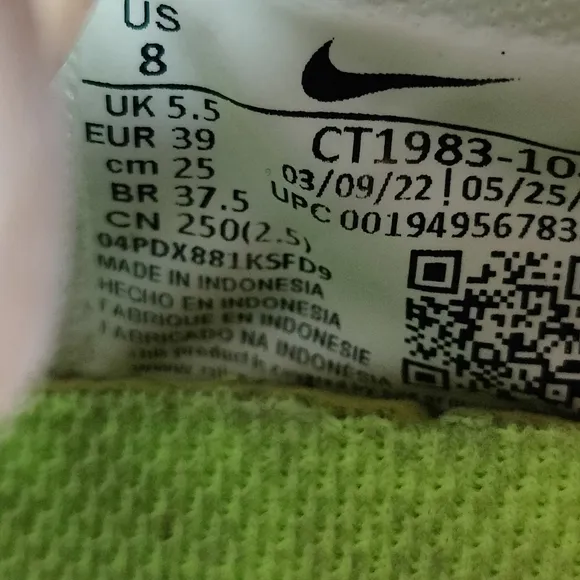 Nike Waffle Racer Crater RARE White Black Sneakers Women's Shoe Size 8